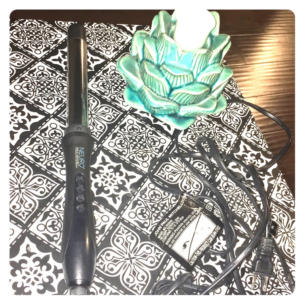 Neuro curling wand by Paul Mitchell